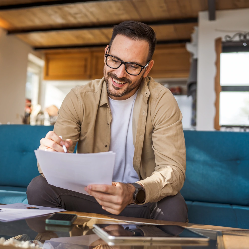 Business owner writing down how to choose a niche for your online store