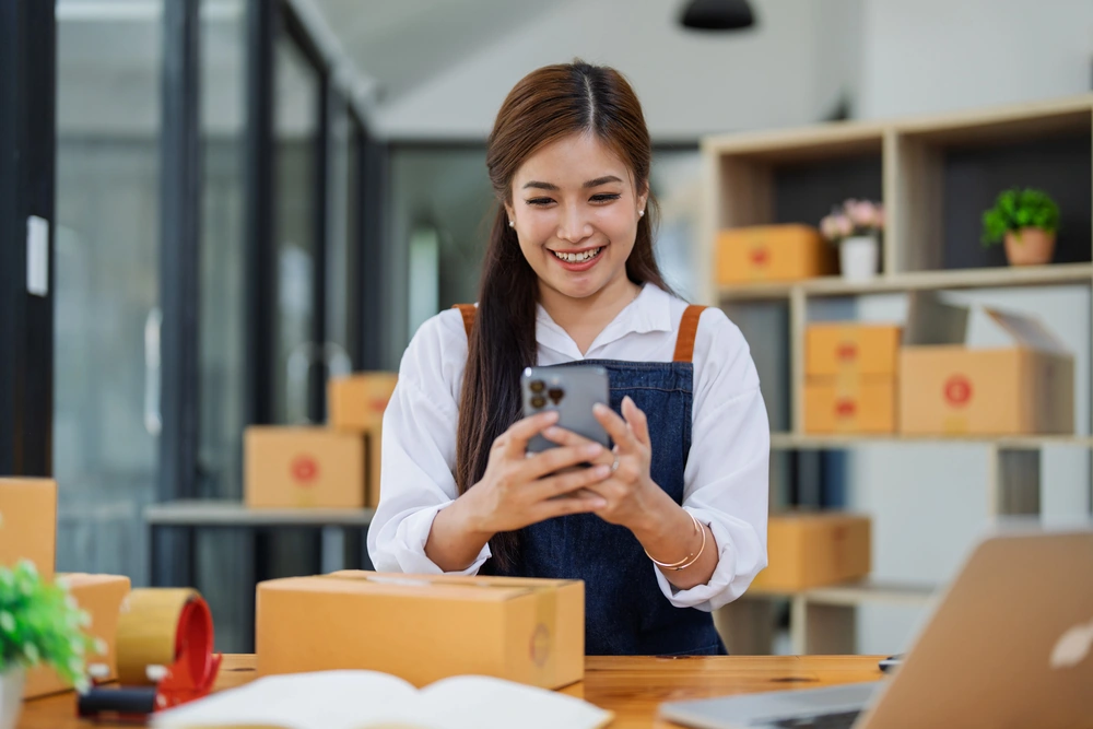 Ecommerce seller researching what should you sell online
